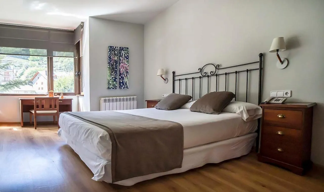 Roca Blanca Hotel Espot
